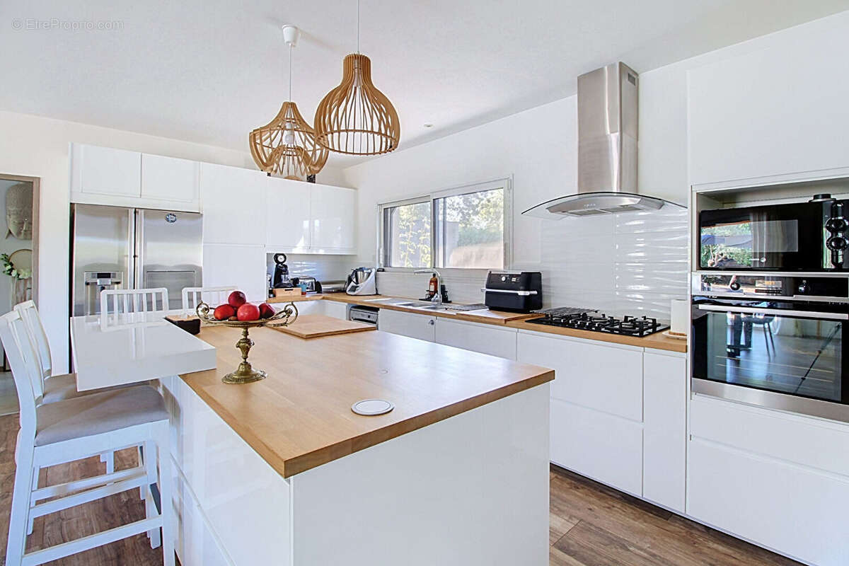 A VENDRE ! Maison contemporaine à Draguignan de 159 m² avec piscine et double garage - photo 7