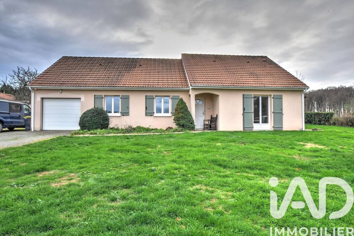 Photo 1 - Maison à SAINT-LEGER-LE-GUERETOIS