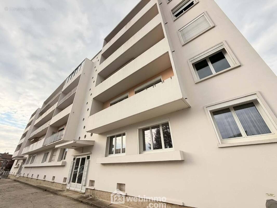 Venez découvrir cet appartement situé en rez-de-chaussée - Appartement à LAON