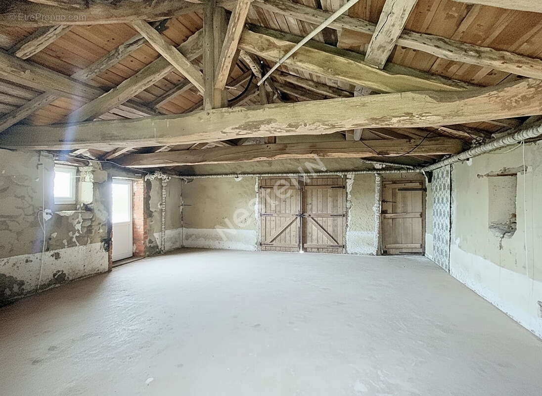 Maison à SAINT-MACAIRE-EN-MAUGES