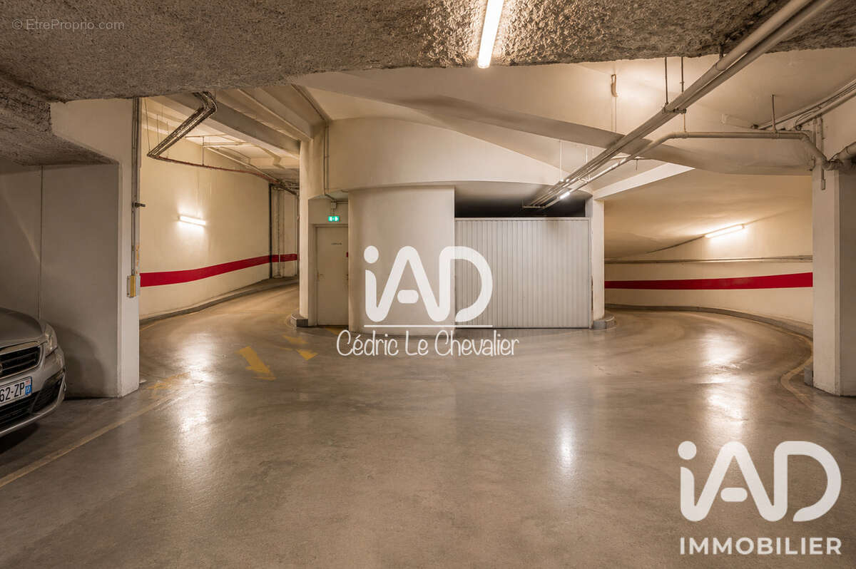 Photo 7 - Parking à PARIS-18E