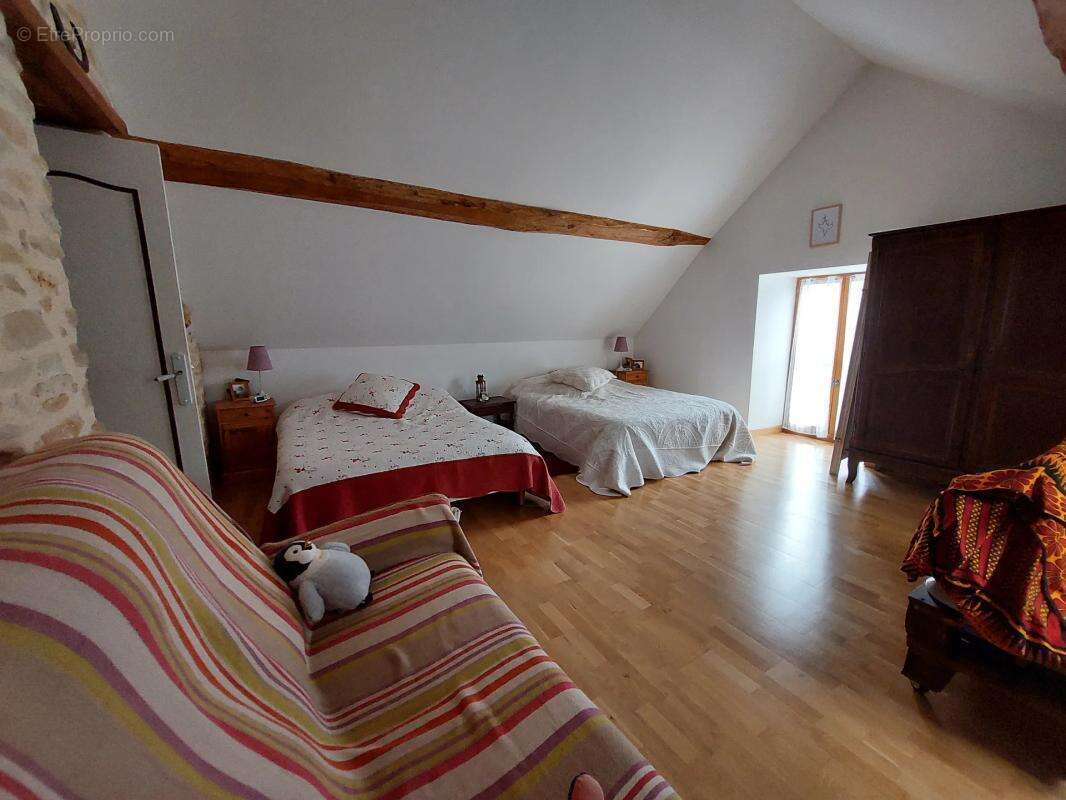 Maison de 6 pièces de 106 m² à Corvol-l'Orgueilleux - photo 3