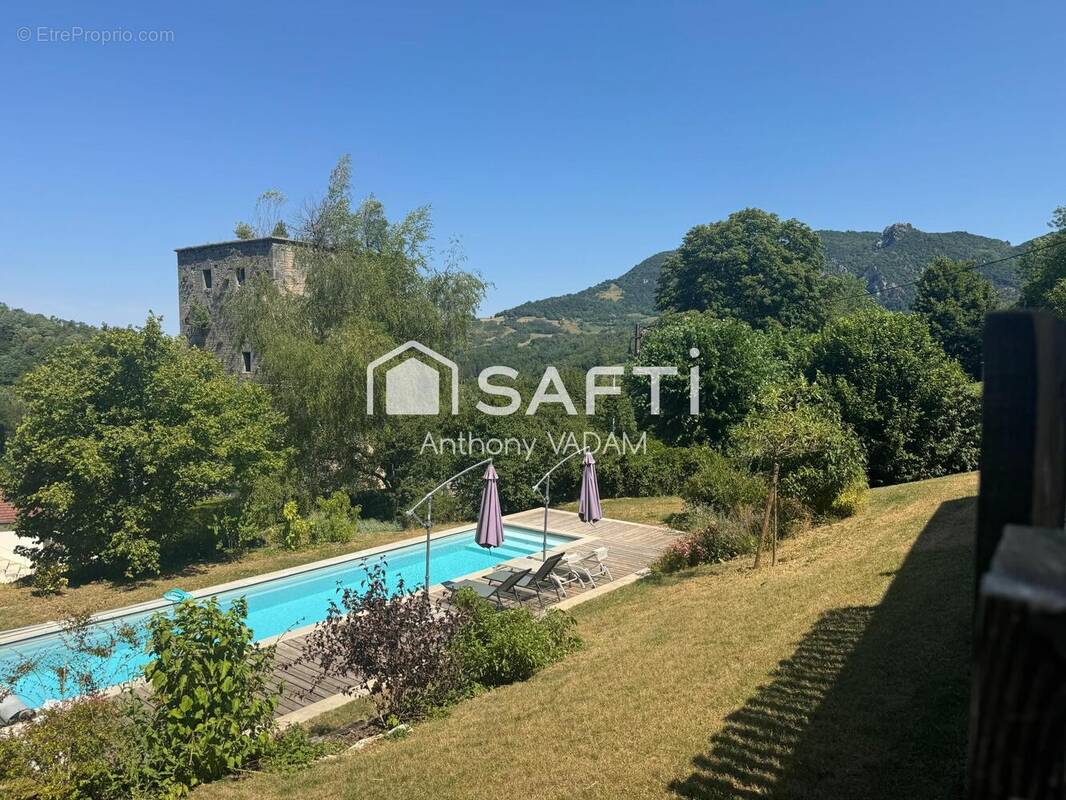Maison 98 m² à Salins-Les-Bains  - photo 1