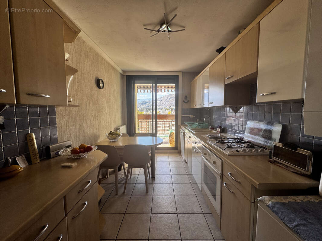 Appartement à MEYLAN