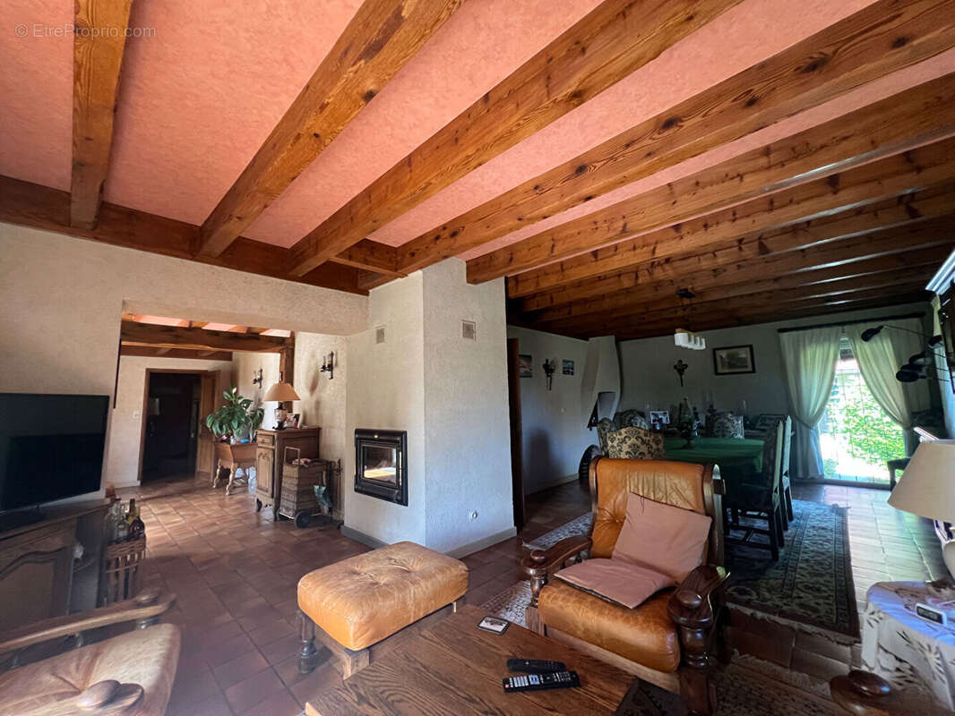 Maison à PIERRE-DE-BRESSE