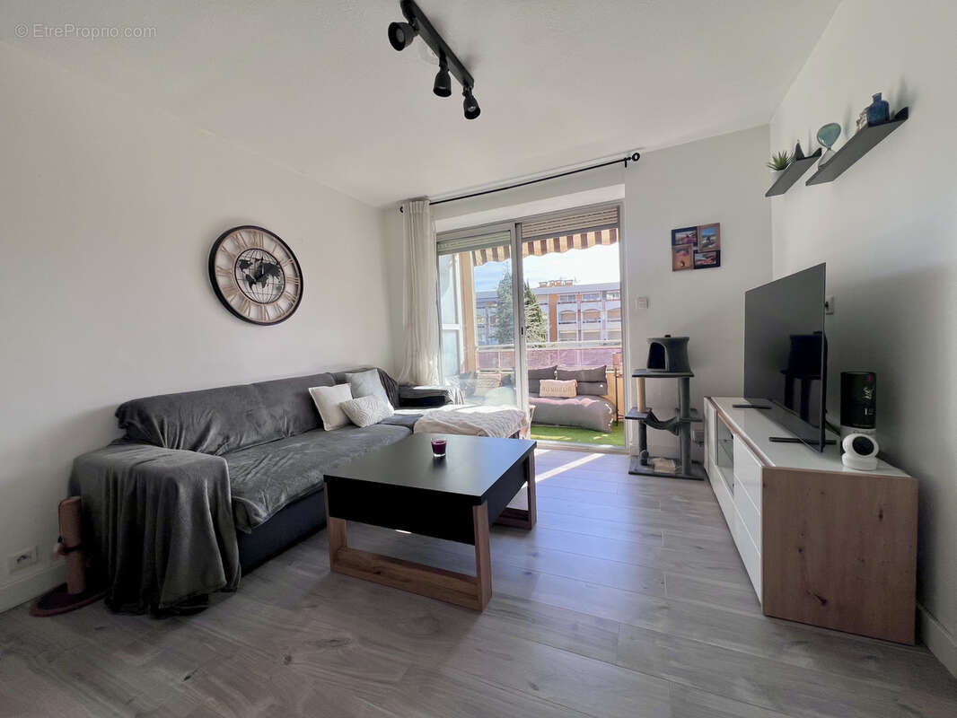 Appartement à MANDELIEU-LA-NAPOULE