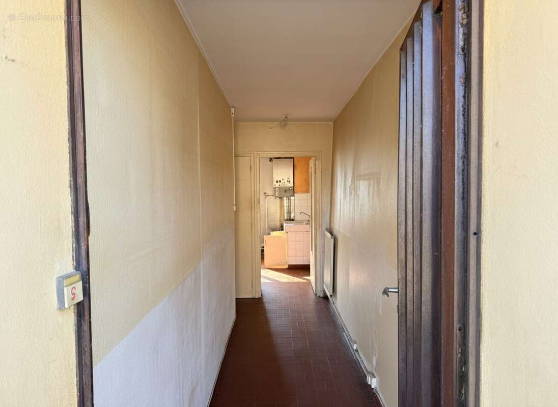 Appartement 73 m² à Saint-Geoirs  - photo 2