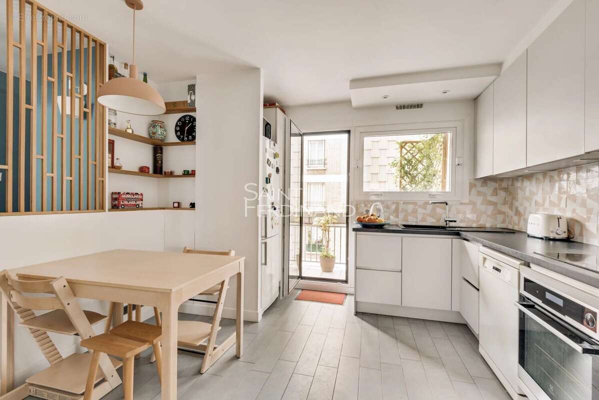 Appartement à PARIS-15E
