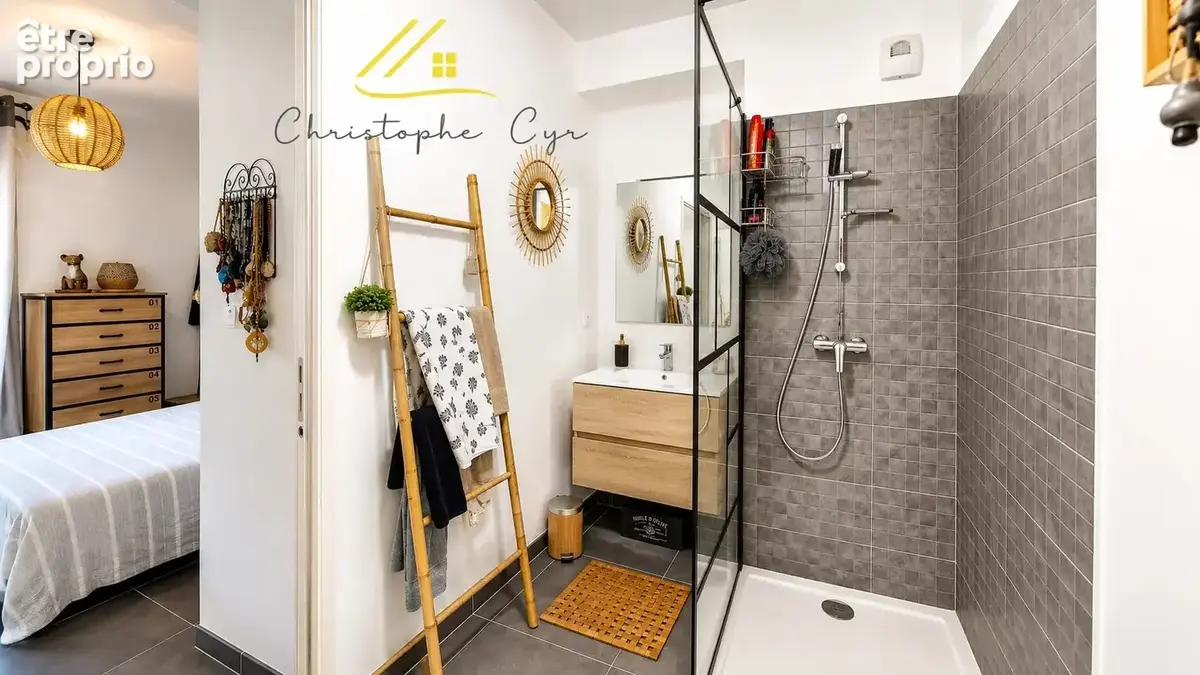 Frejus proche des commodités 2 pièces 49 m² - photo 4