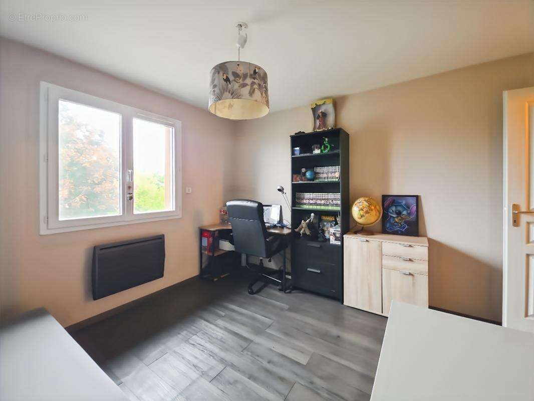 Maison à LA CHAPELLE-DU-CHATELARD