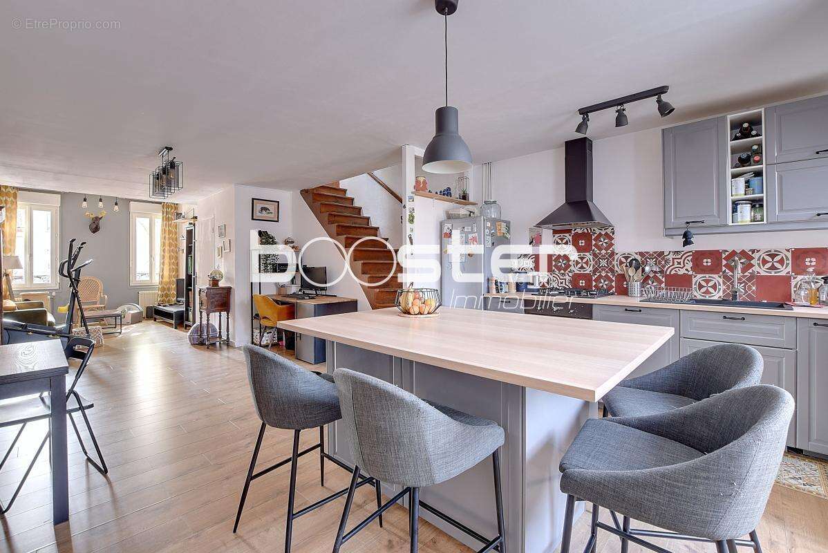 Saint Agne - Duplex 3 pièces de 65 m² avec cuisine ouverte - photo 2