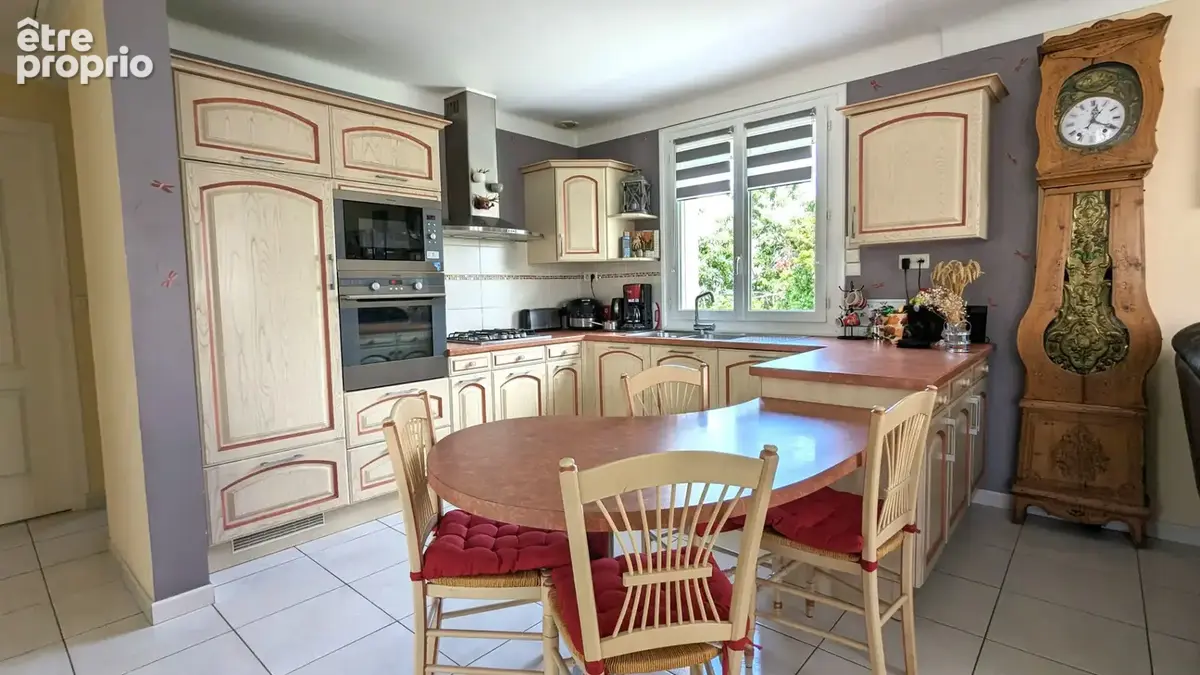 Achat-vente pavillon saint-berthevin type 7  proche centre - photo 5