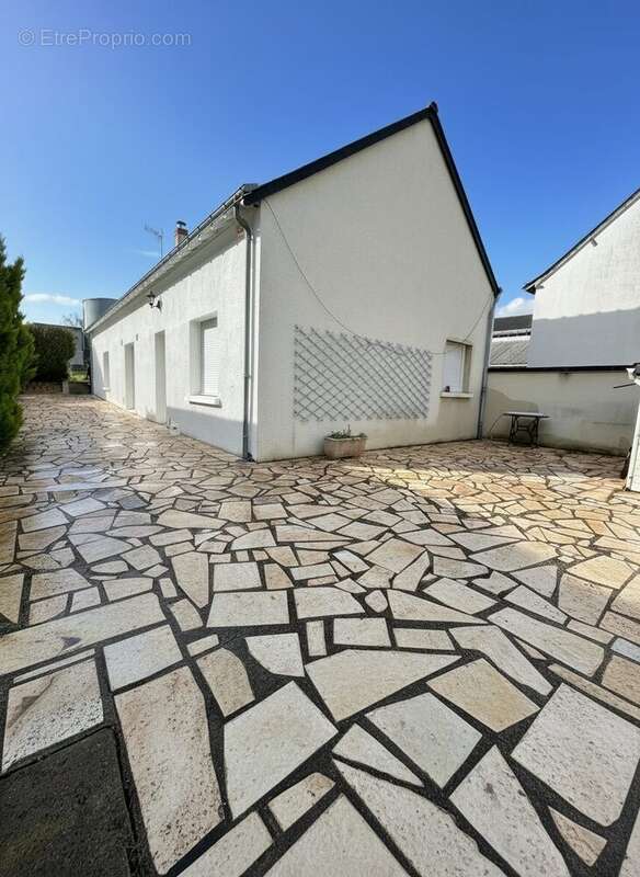 Maison 120 m² à Chateau-Renault  - photo 2