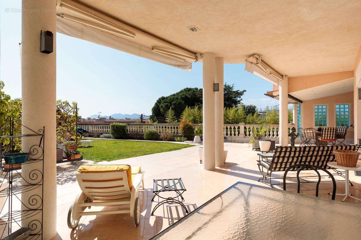 Appartement à LE CANNET