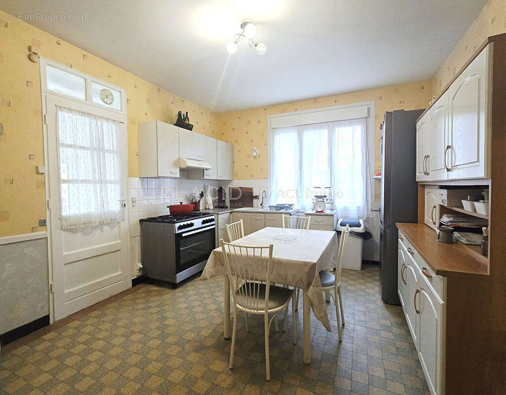 Maison à LOUE