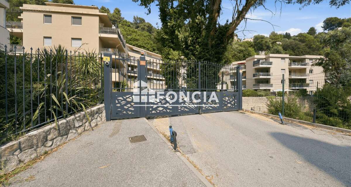 À vendre – grand t1 de 34.72 m² avec terrasse, parking et piscine – saint-andré-de-la-roche - photo 6