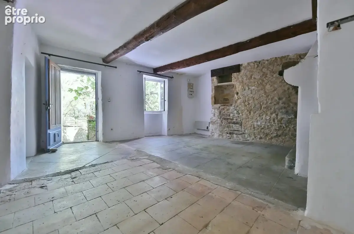 Rare à 13 km d’Uzès : Maison de village à rénover + terrain constructible indépendant - photo 4