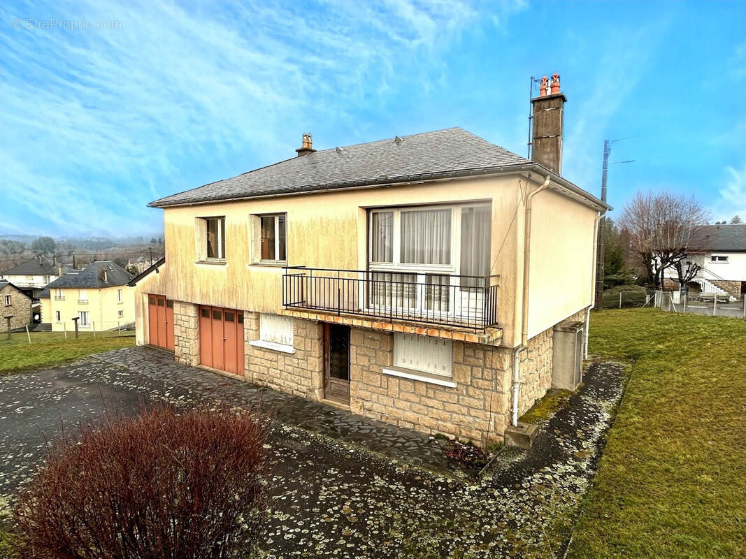 Maison à EGLETONS