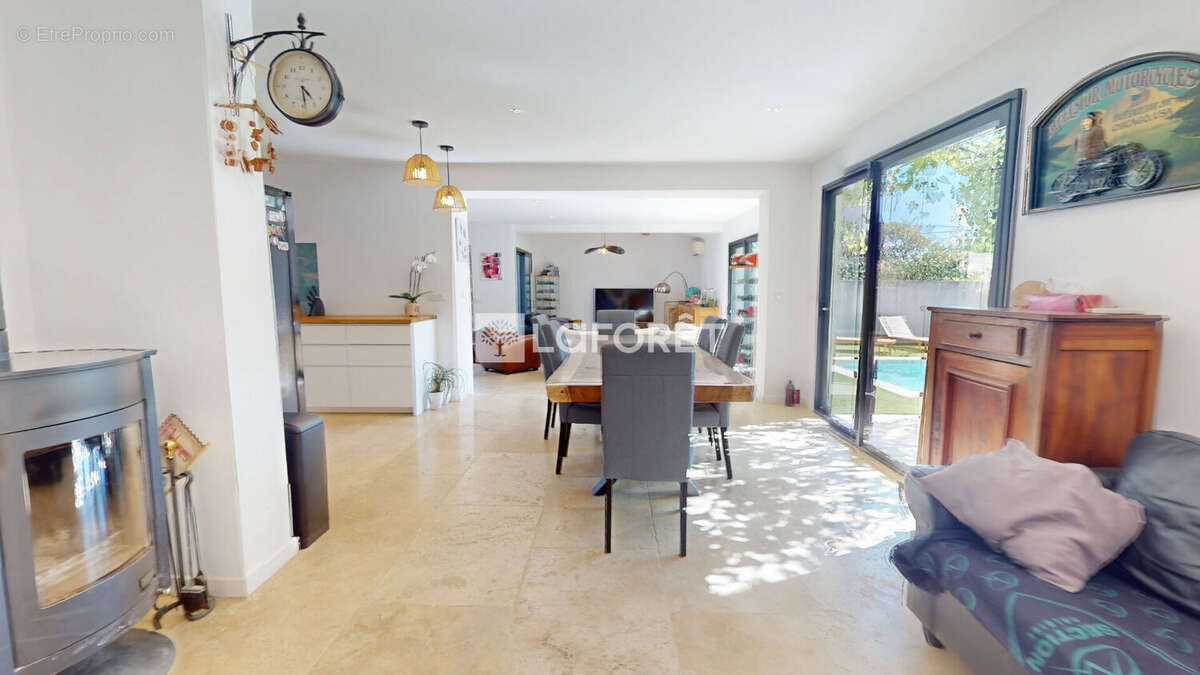 Maison à LA FARE-LES-OLIVIERS