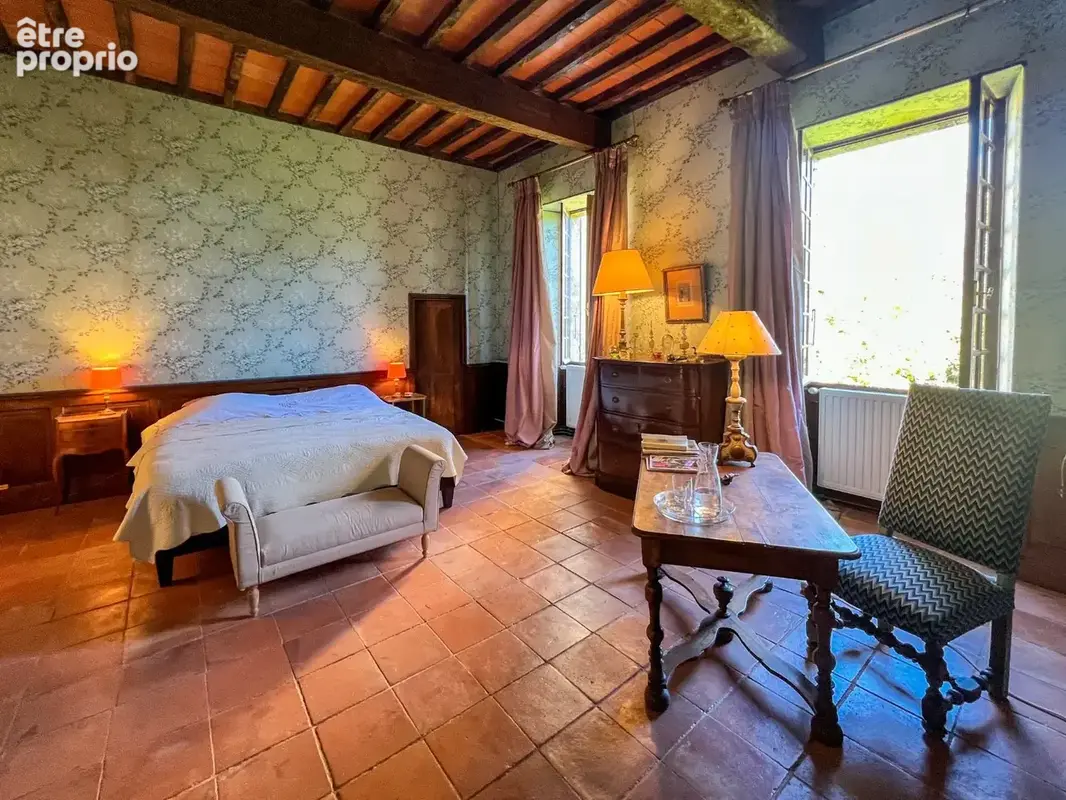 Château gascon du XV° siècle, près de Lectoure, remanié au XVI° dans le goût de la Renaissance italienne - photo 18
