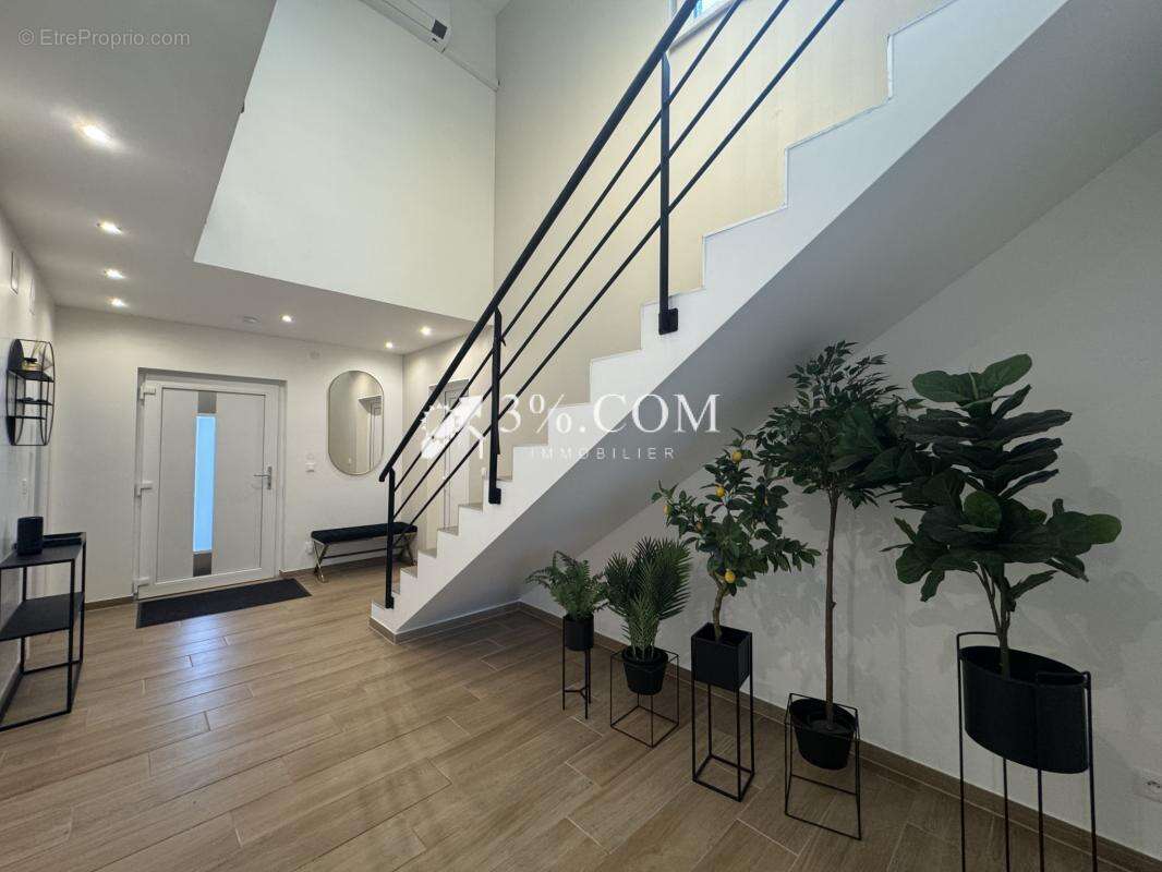3%COM Belle maison d'architecte  4 chambres et 2 salles de b - photo 5