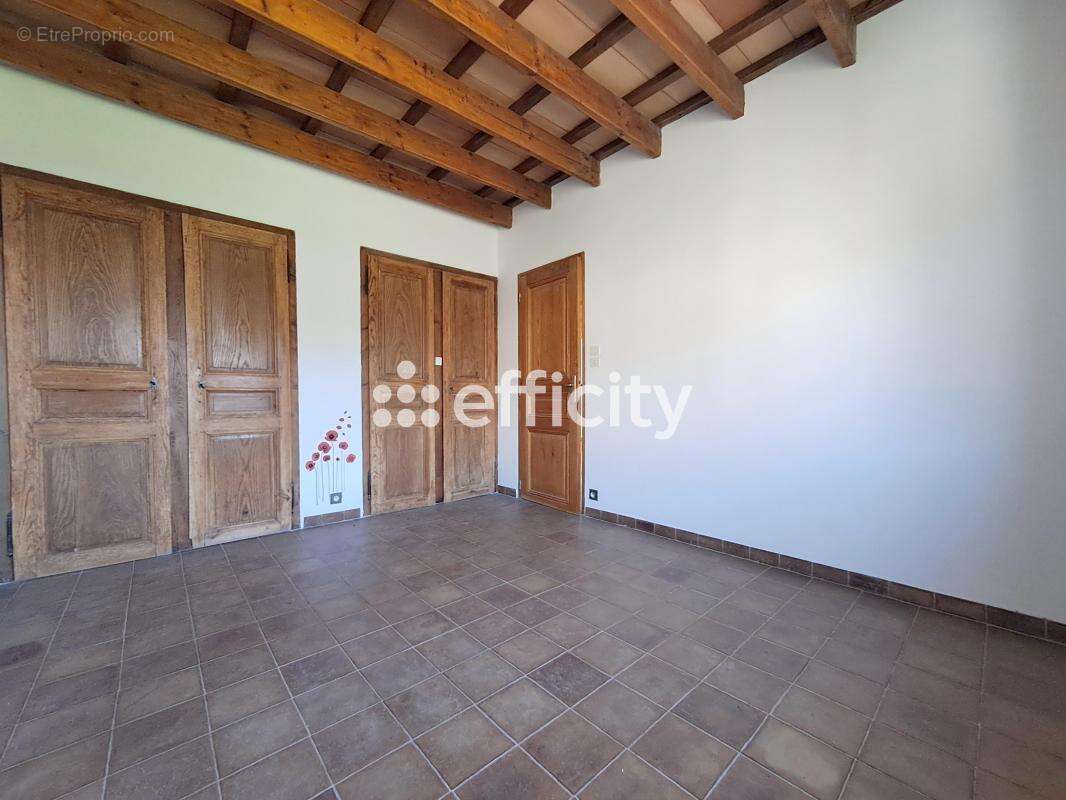 Maison 235 m² à Martigues  - photo 16
