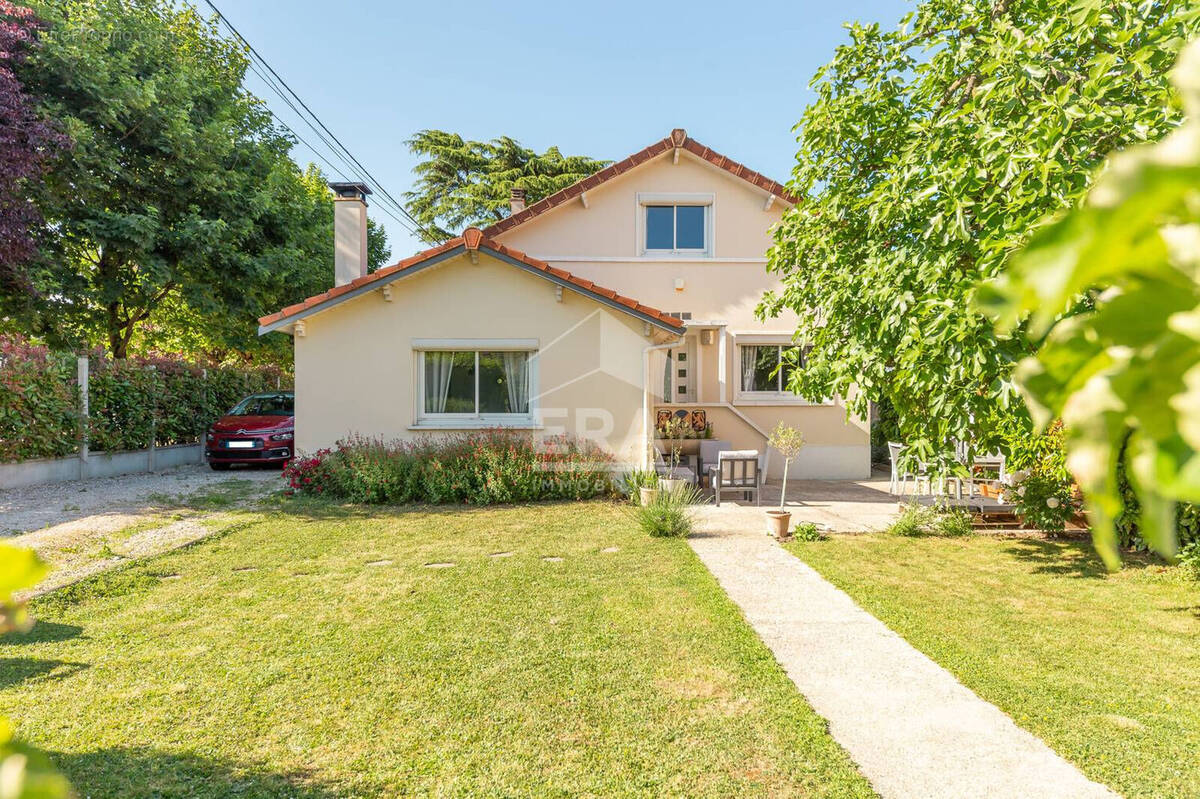 Maison à PONTAULT-COMBAULT