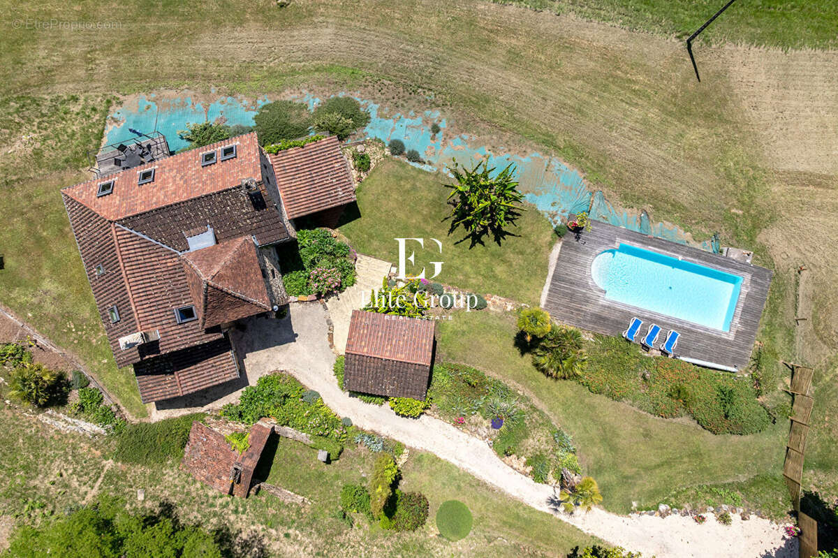 Maison à DOISSAT
