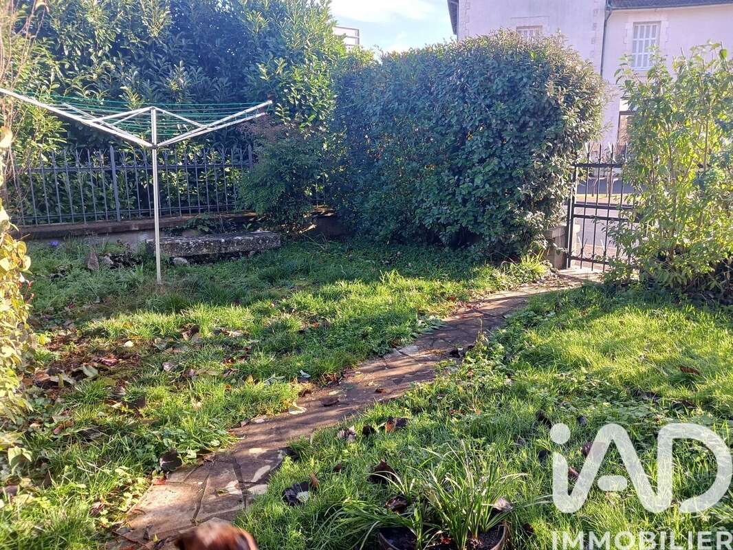 Photo 3 - Maison à SOMMIERES-DU-CLAIN