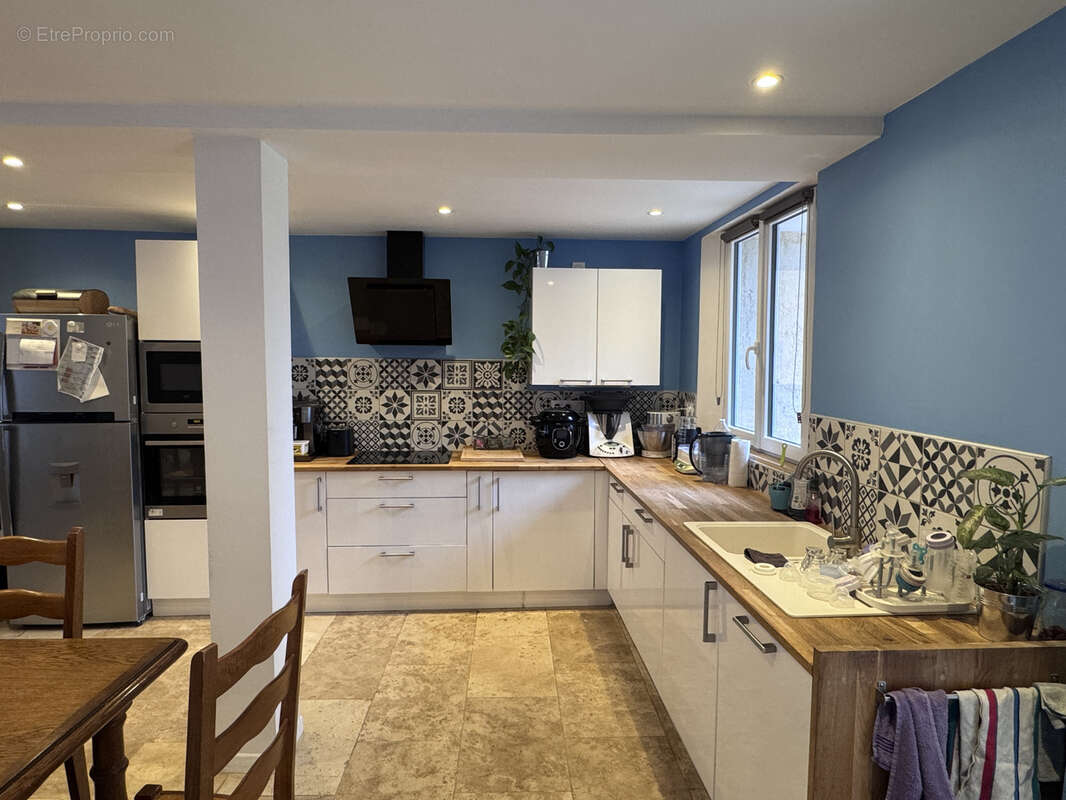 Maison à VILLENEUVE-LES-GENETS