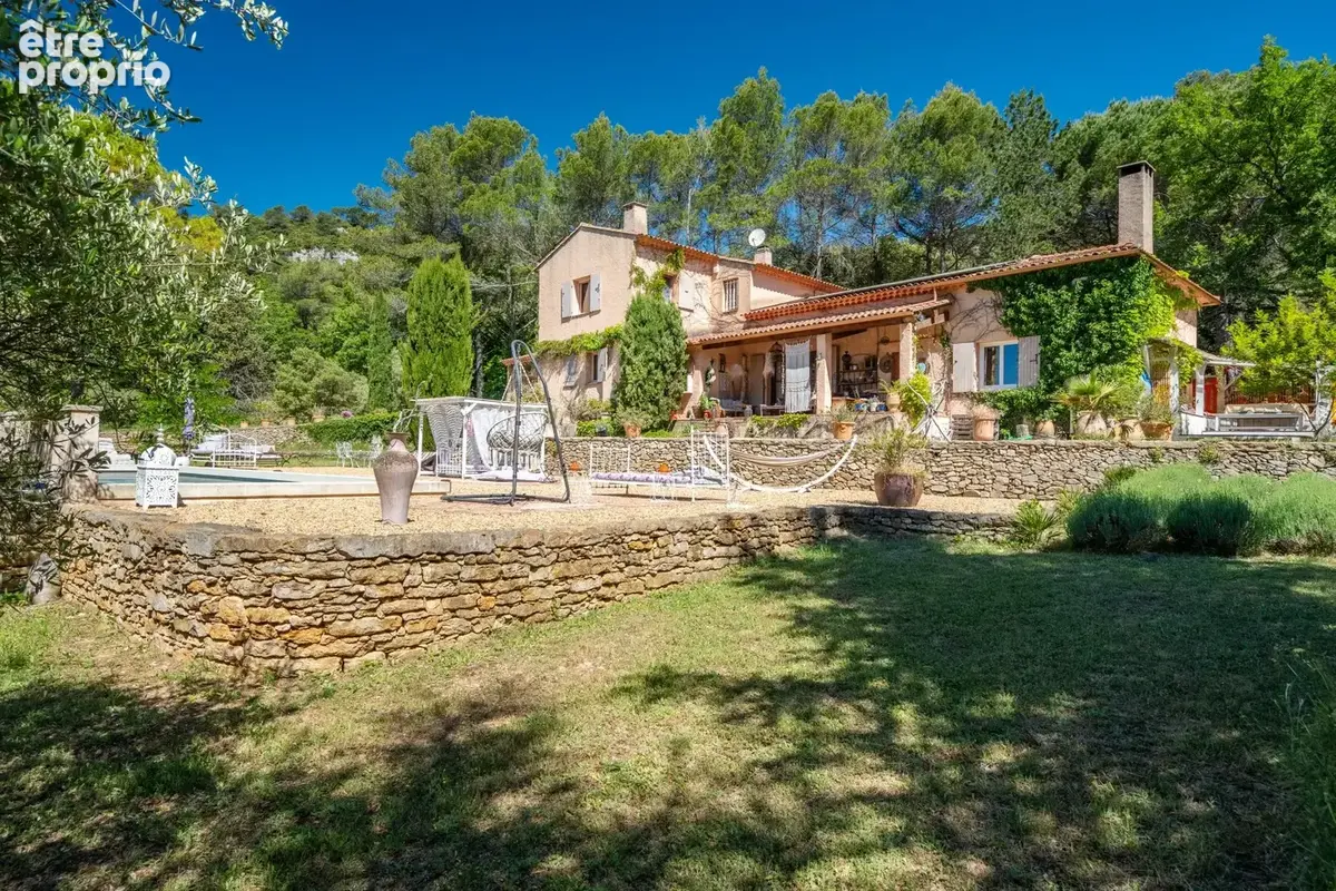Élégante propriété rénovée au cœur de la nature, avec piscine et dépendance - photo 15
