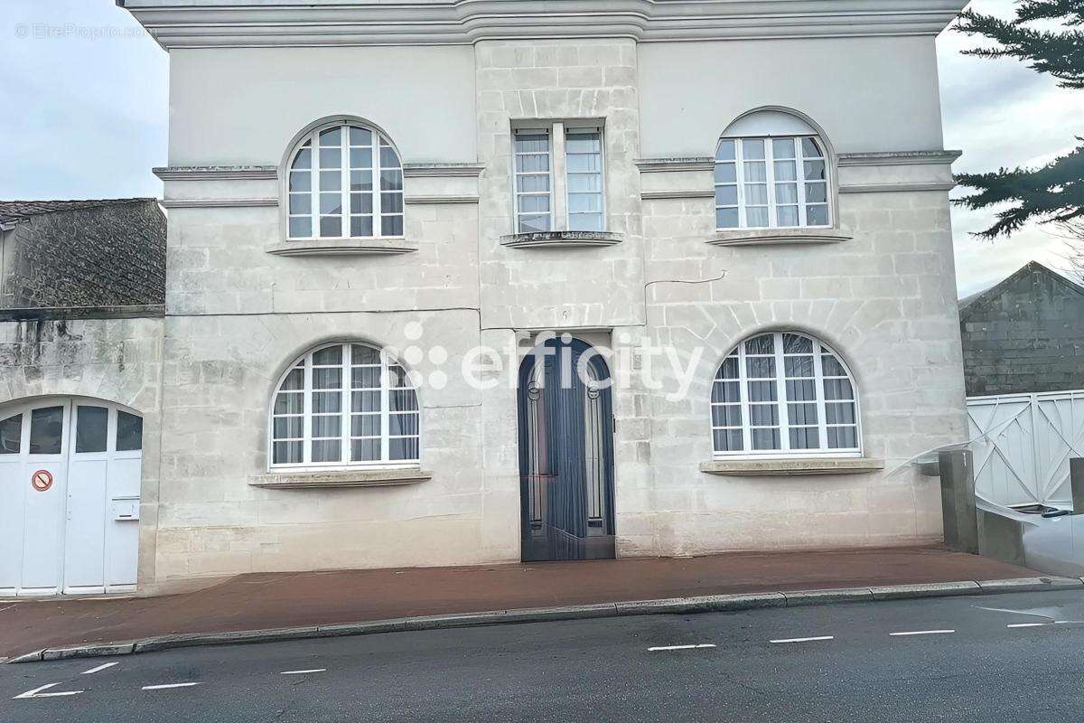 Maison à SAINTES