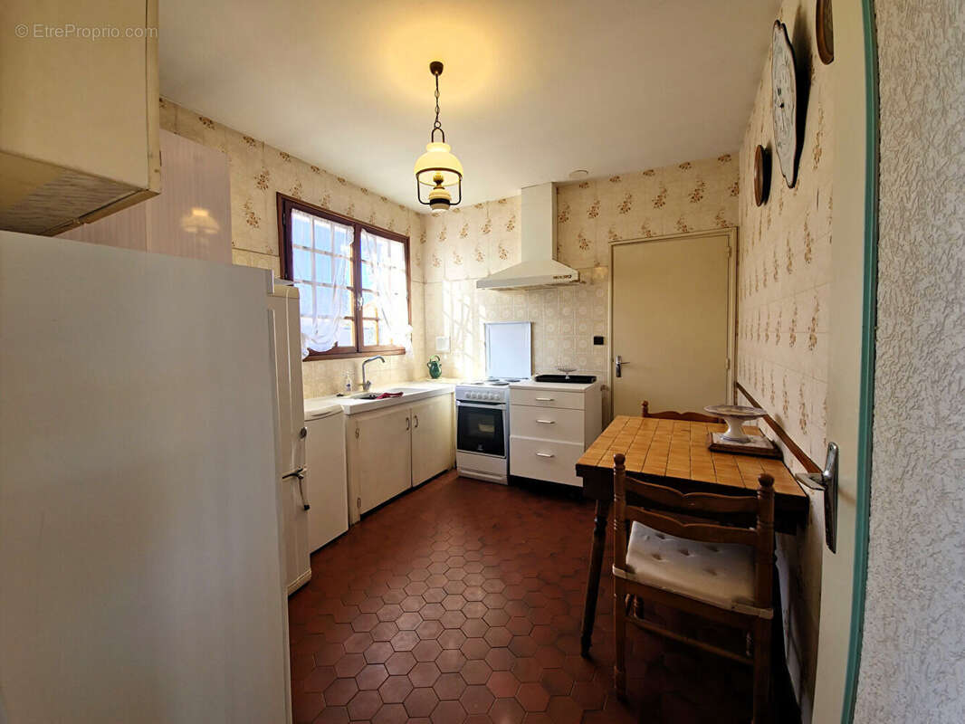 Maison à LAVERNOSE-LACASSE