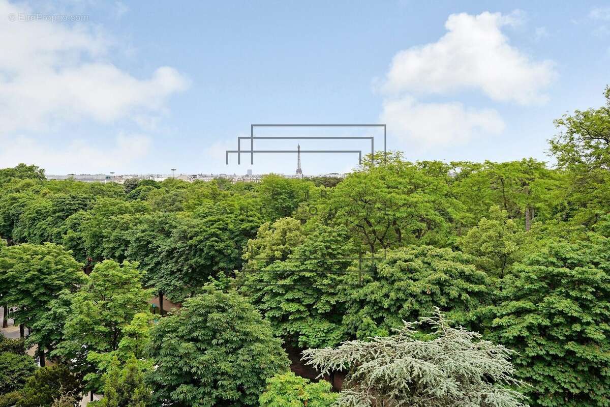 Appartement à NEUILLY-SUR-SEINE