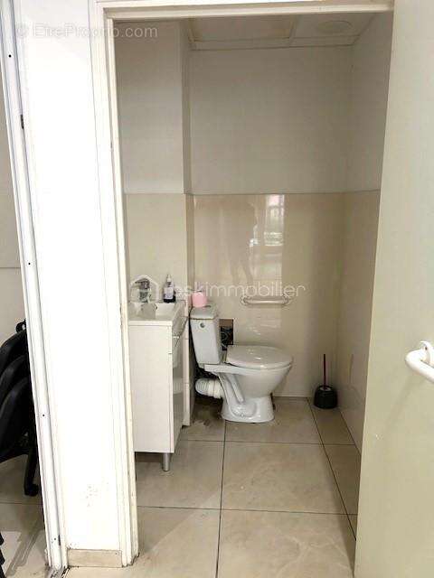 Commerce à LA LONDE-LES-MAURES