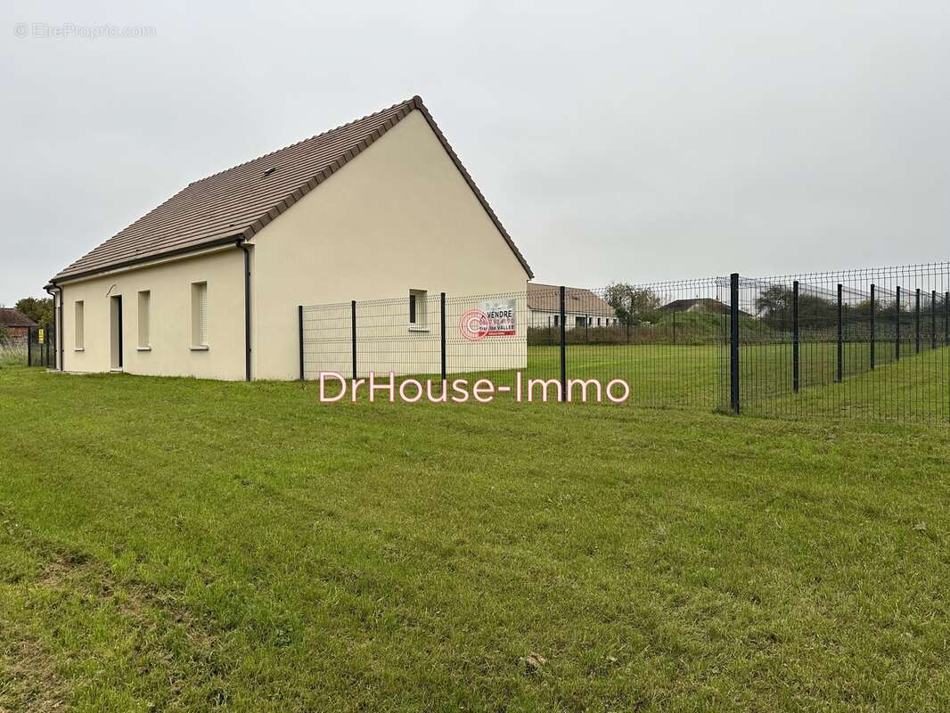 Maison à MESNIL-SAINT-PERE