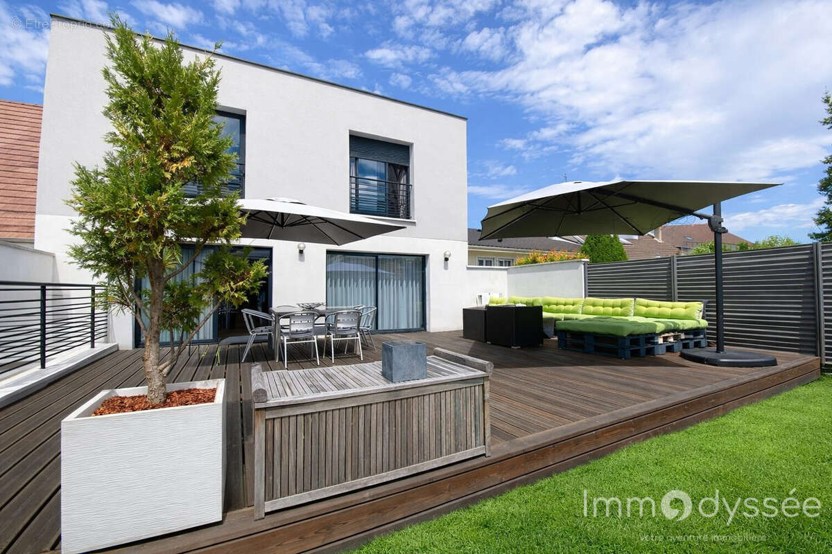 Maison à CHAMPS-SUR-MARNE