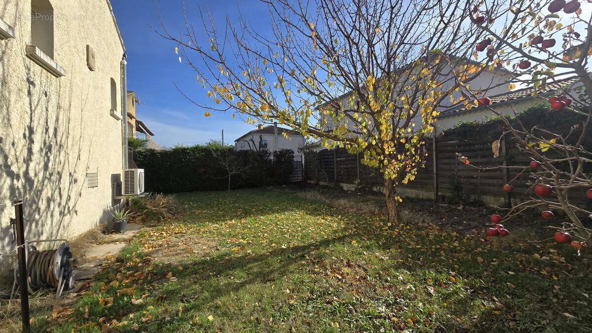 Maison à L&#039;ISLE-SUR-LA-SORGUE