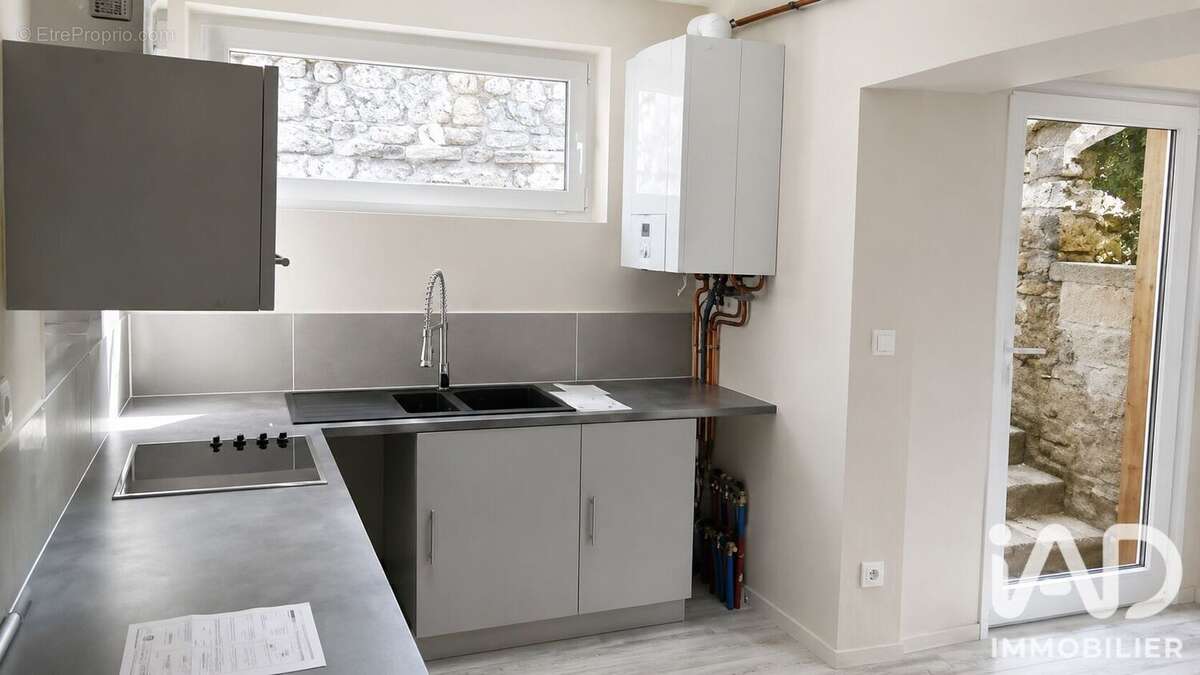 Photo 3