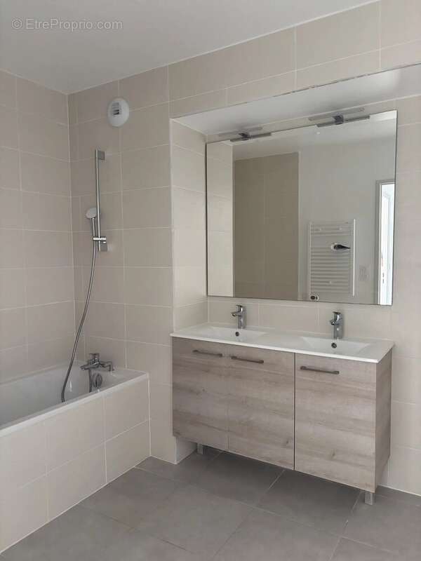 Appartement à LA LONDE-LES-MAURES