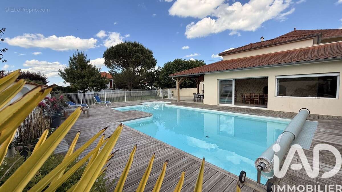 Photo 2 - Maison à RIORGES