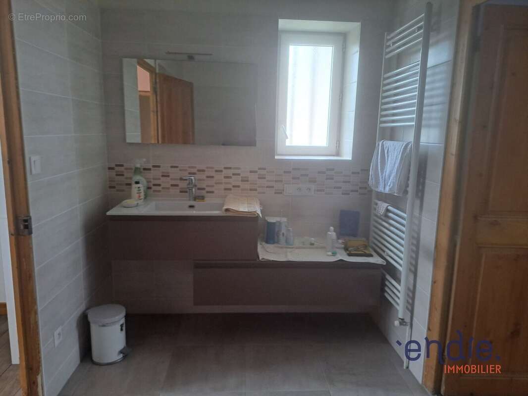 Maison à LA GUERCHE-SUR-L&#039;AUBOIS