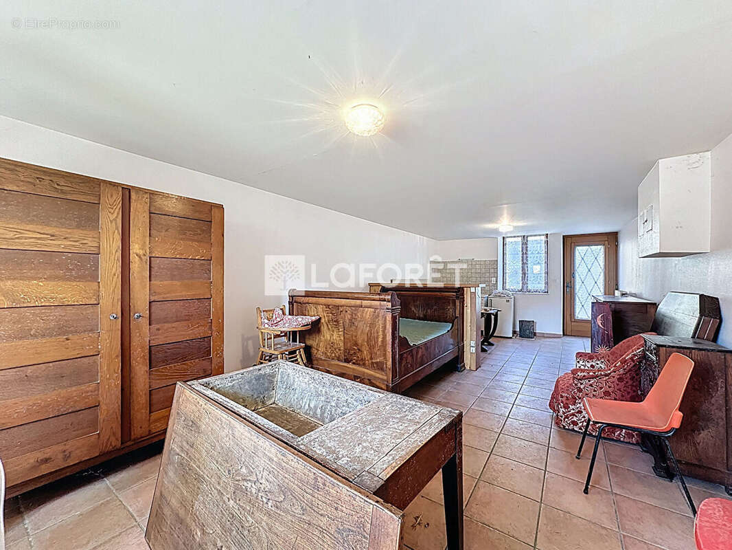 Maison à COURMANGOUX