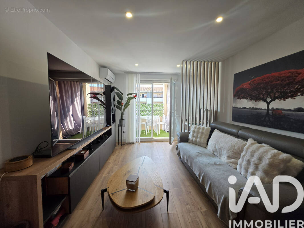 Photo 1 - Appartement à ROQUEBRUNE-SUR-ARGENS