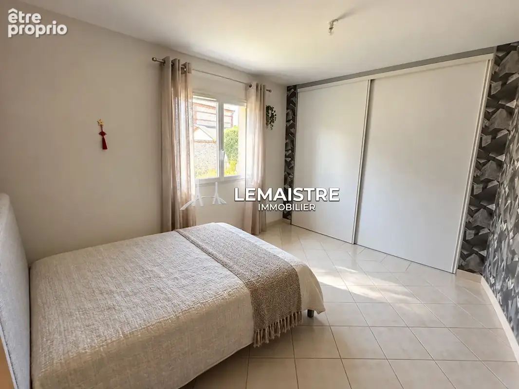 PROCHE GODERVILLE - Maison familiale 157 m² - Plain-pied - 4 garages - Terrain 2 000 m² - photo 9