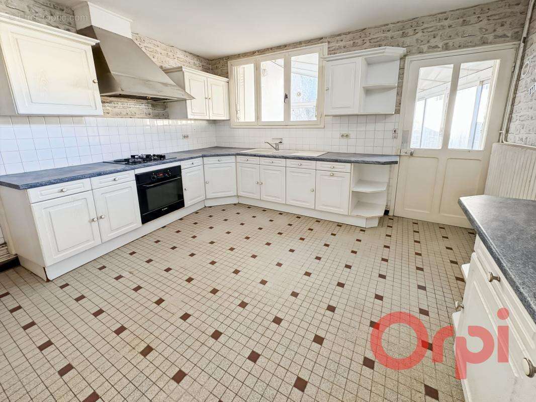 Maison à SAINT-AMAND-MONTROND