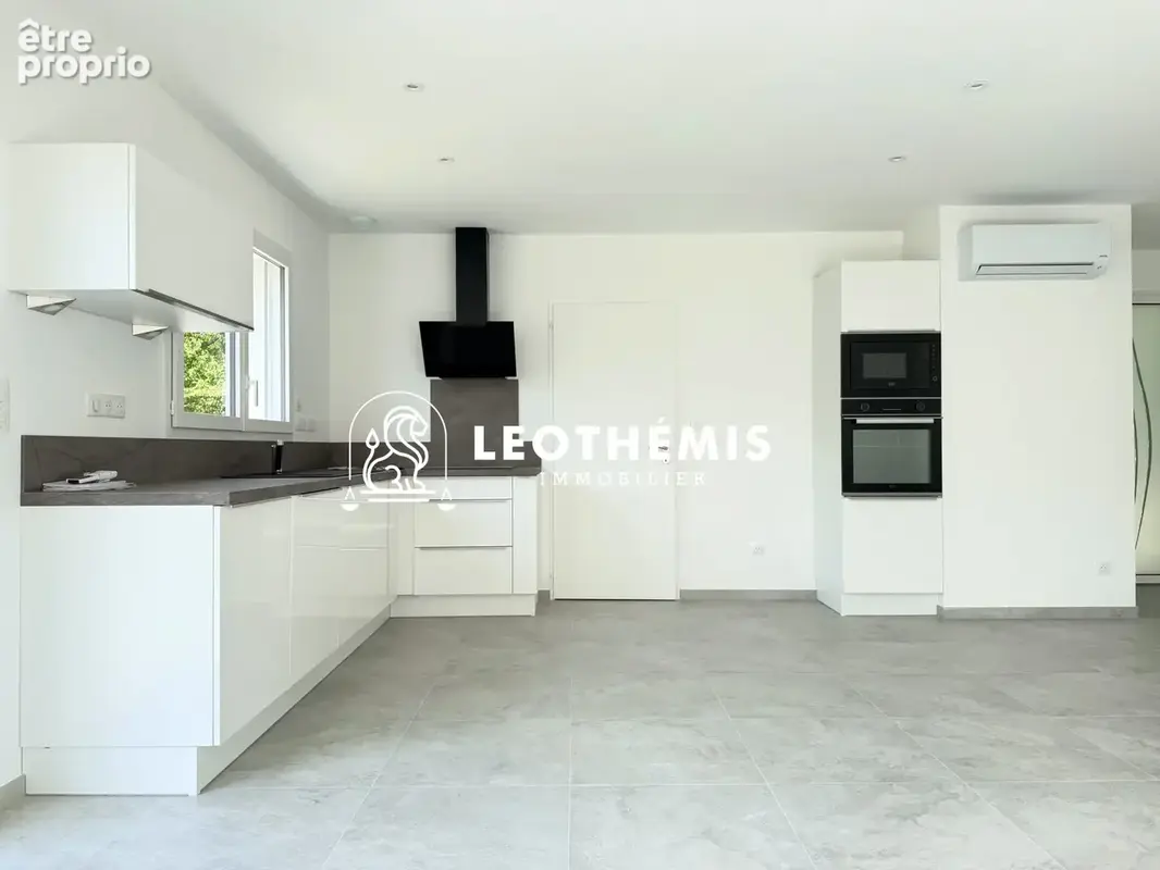 Maison 96 m² à Saint-Sulpice-De-Royan  - photo 4