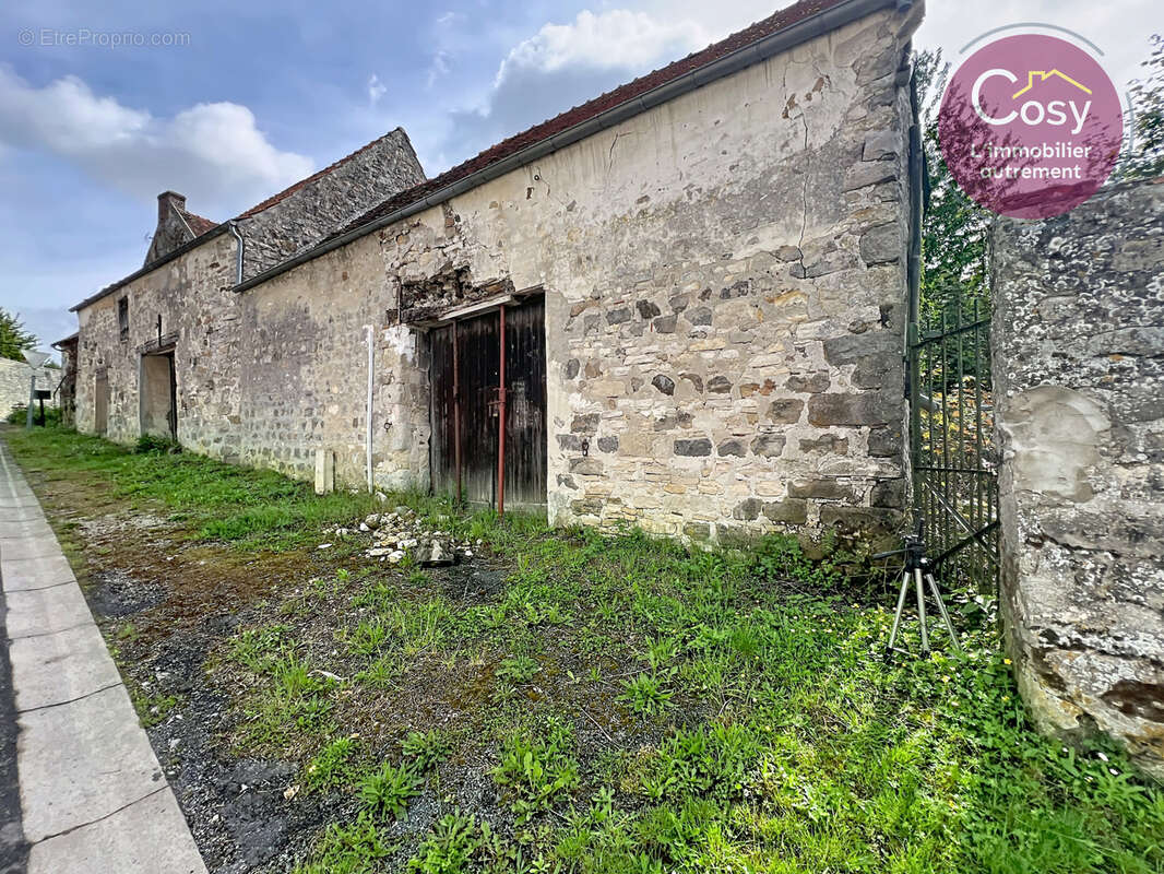 Maison à SAINT-REMY-BLANZY