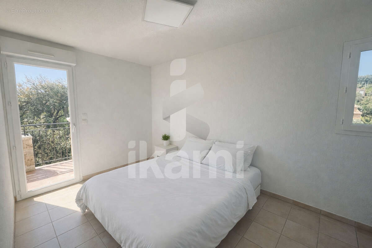 Maison à ROQUEBRUNE-SUR-ARGENS