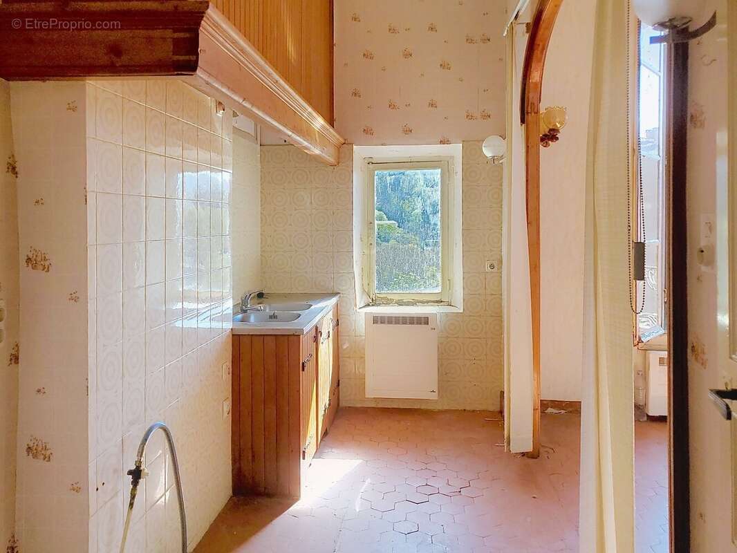 Appartement à LAMALOU-LES-BAINS
